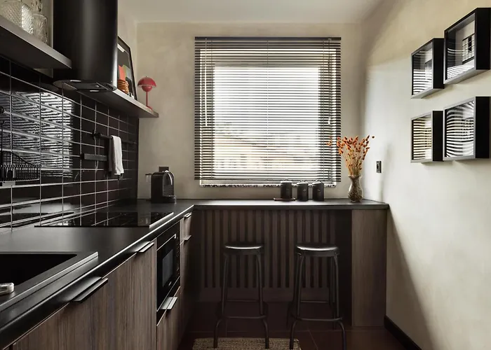 Nafenna 2-Bedroom Apartment In Old Town