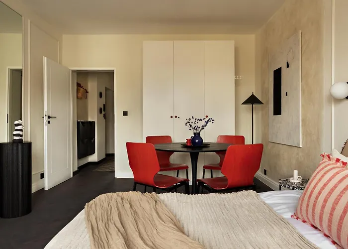 Nafenna 2-Bedroom Apartment In Old Town