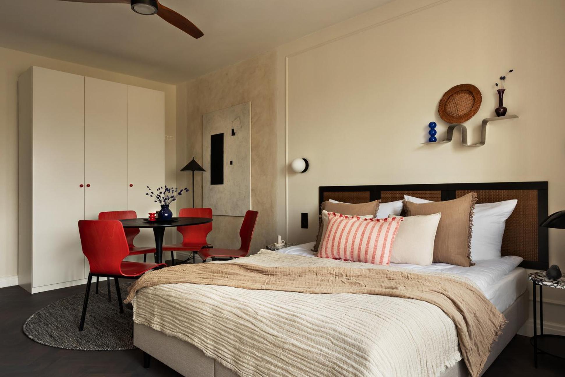 Nafenna 2-bedroom In Old Town Apartment